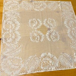 Vintage Square White Floral & Leaf Lace Tablecloth Table linen